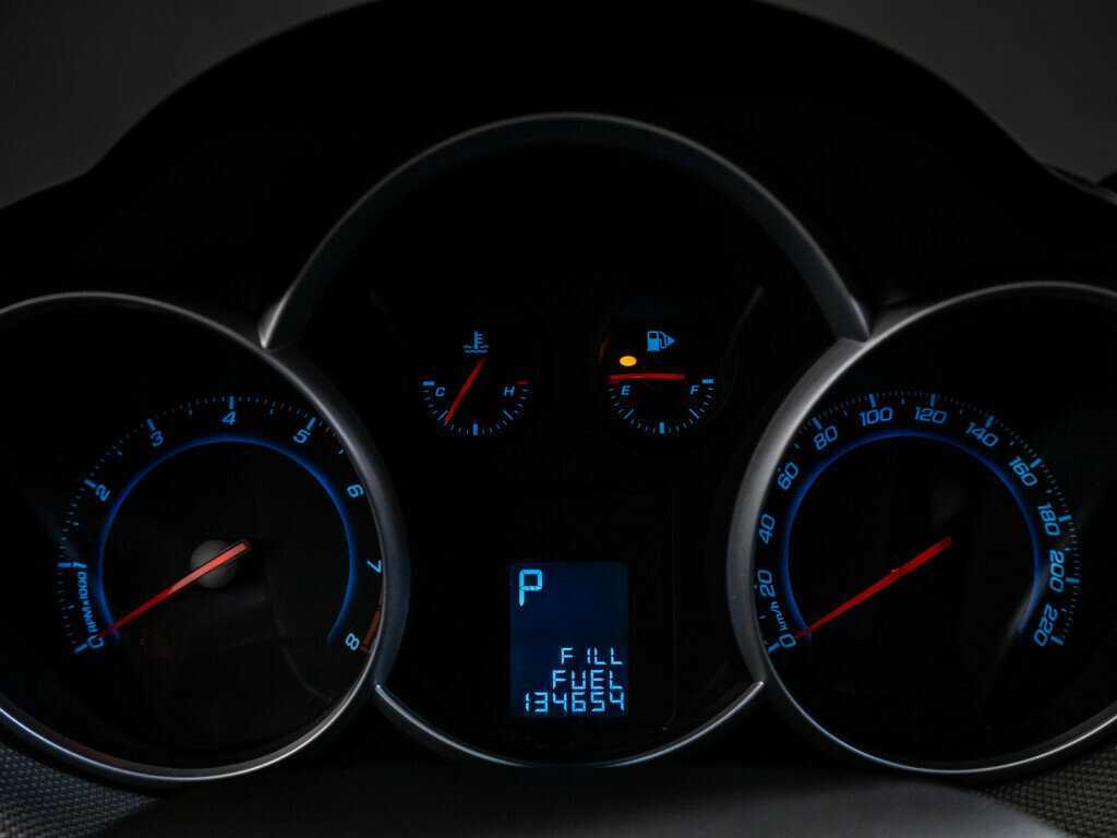 Купить Chevrolet Cruze с пробегом. Фото: #13