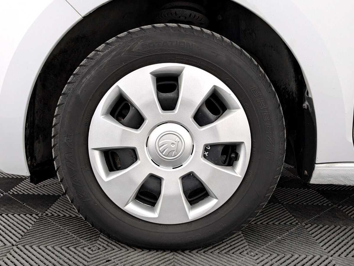 Купить Skoda Rapid с пробегом. Фото: #17