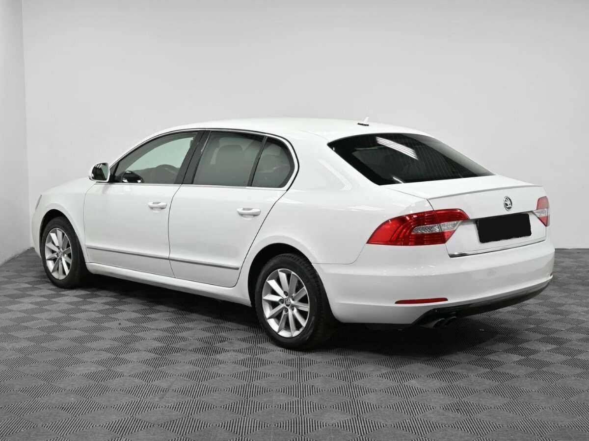 Купить Skoda Superb с пробегом. Фото: #3