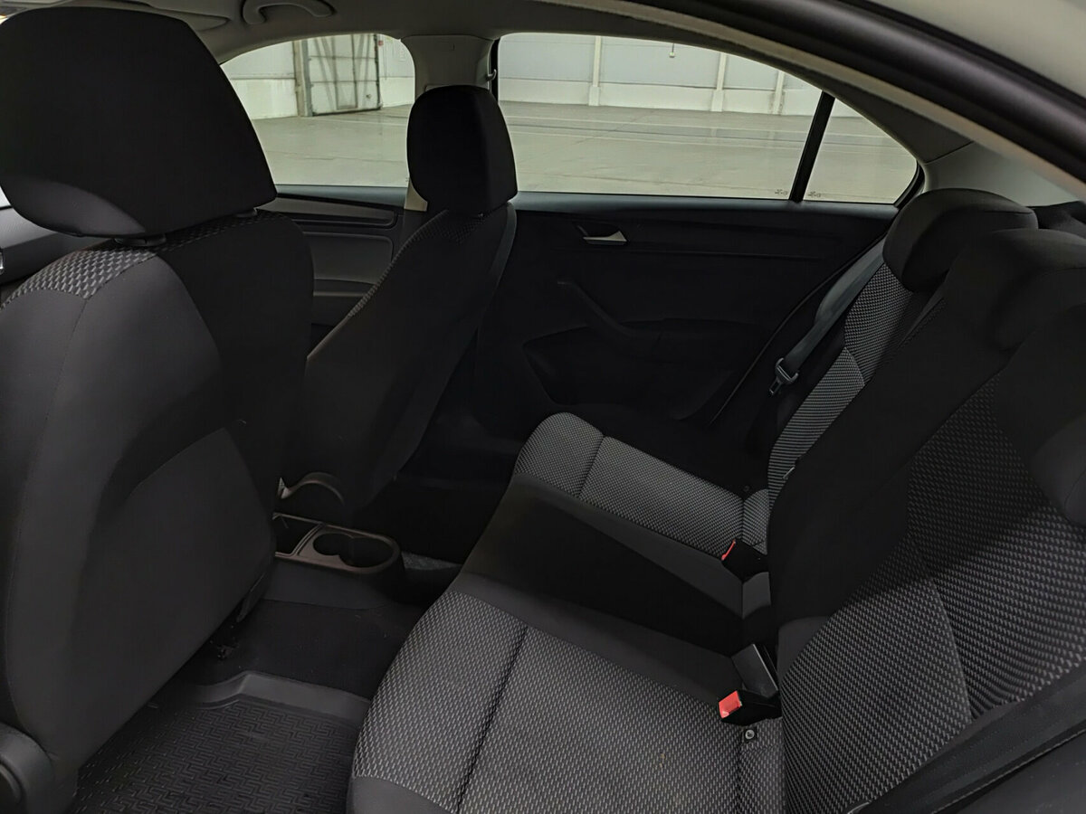 Купить Volkswagen Polo с пробегом. Фото: #11