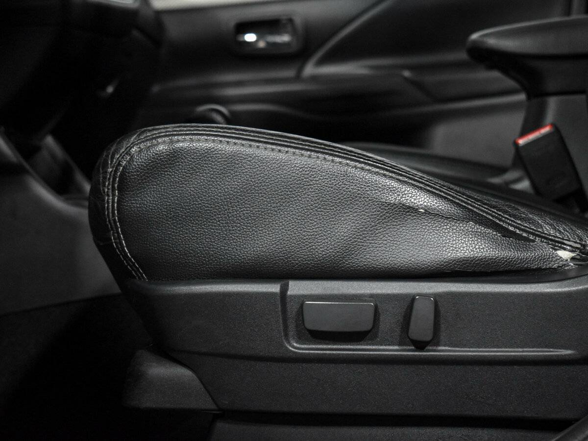 Купить Mitsubishi Outlander с пробегом. Фото: #18