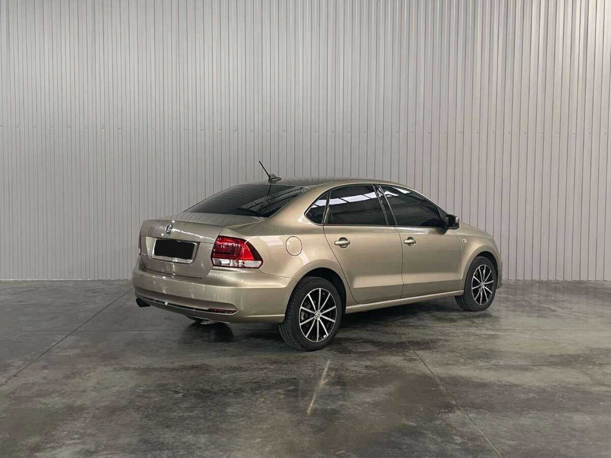 Купить Volkswagen Polo с пробегом. Фото: #4