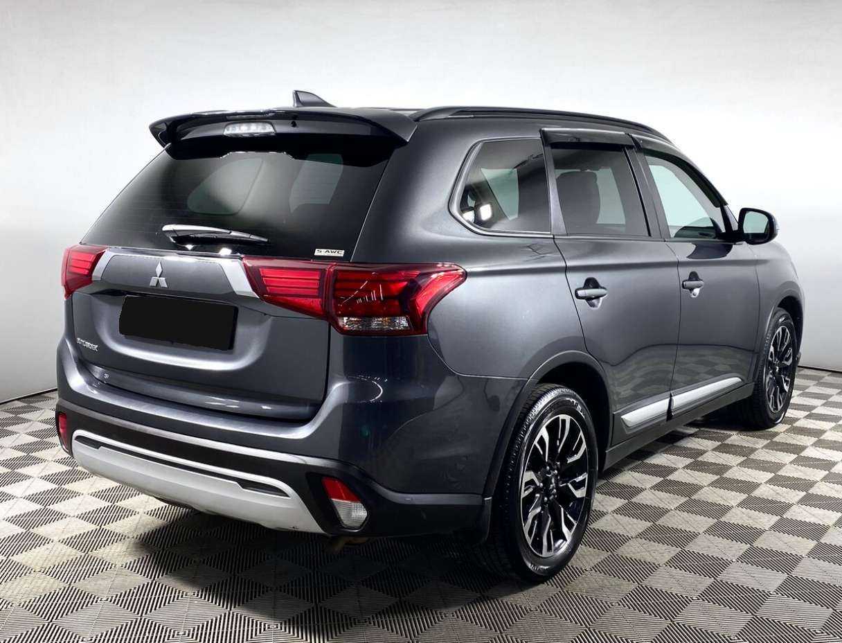 Купить Mitsubishi Outlander с пробегом. Фото: #4