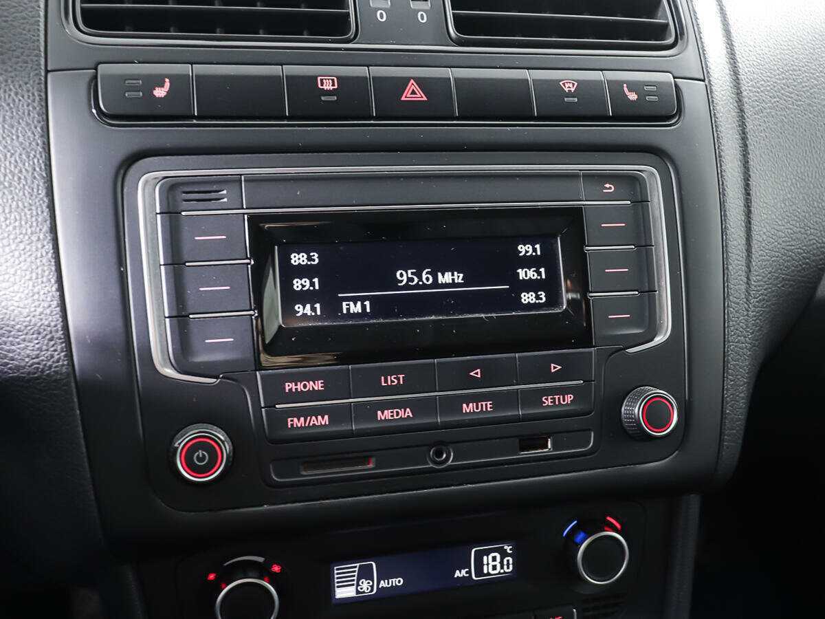 Купить Volkswagen Polo с пробегом. Фото: #16