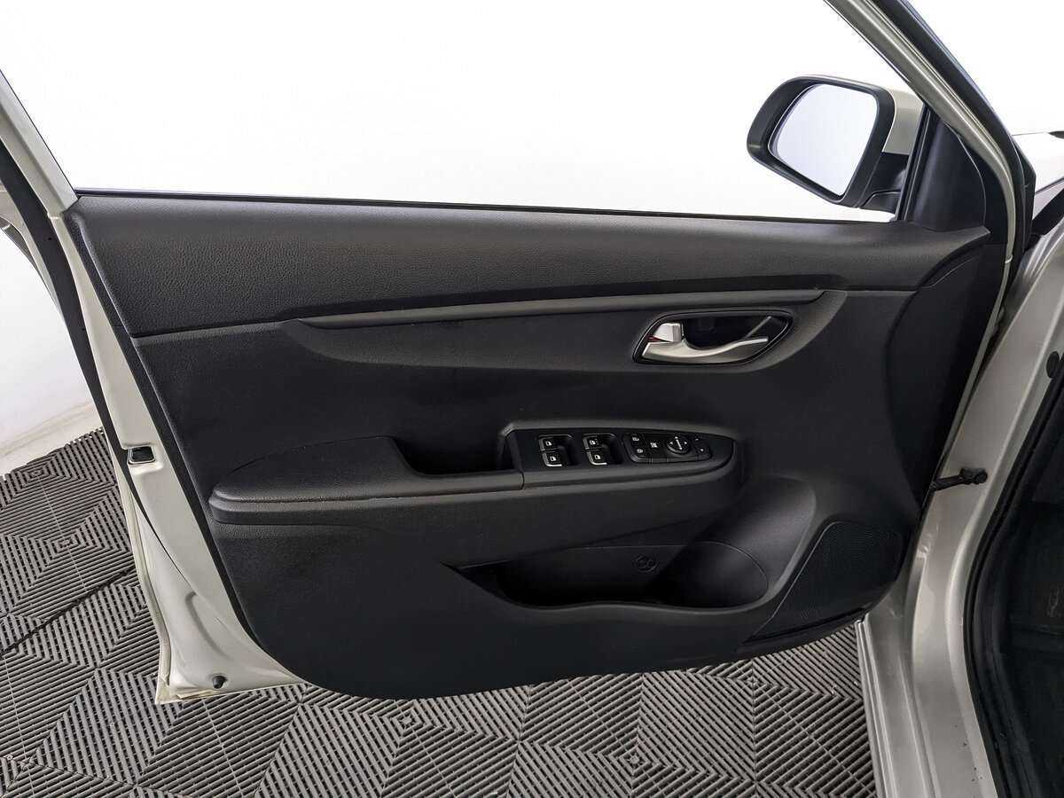 Купить Kia Rio с пробегом. Фото: #13