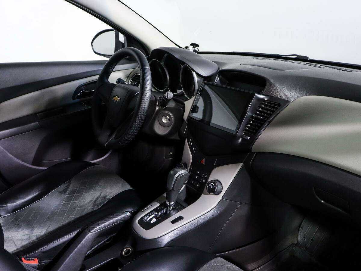 Купить Chevrolet Cruze с пробегом. Фото: #8