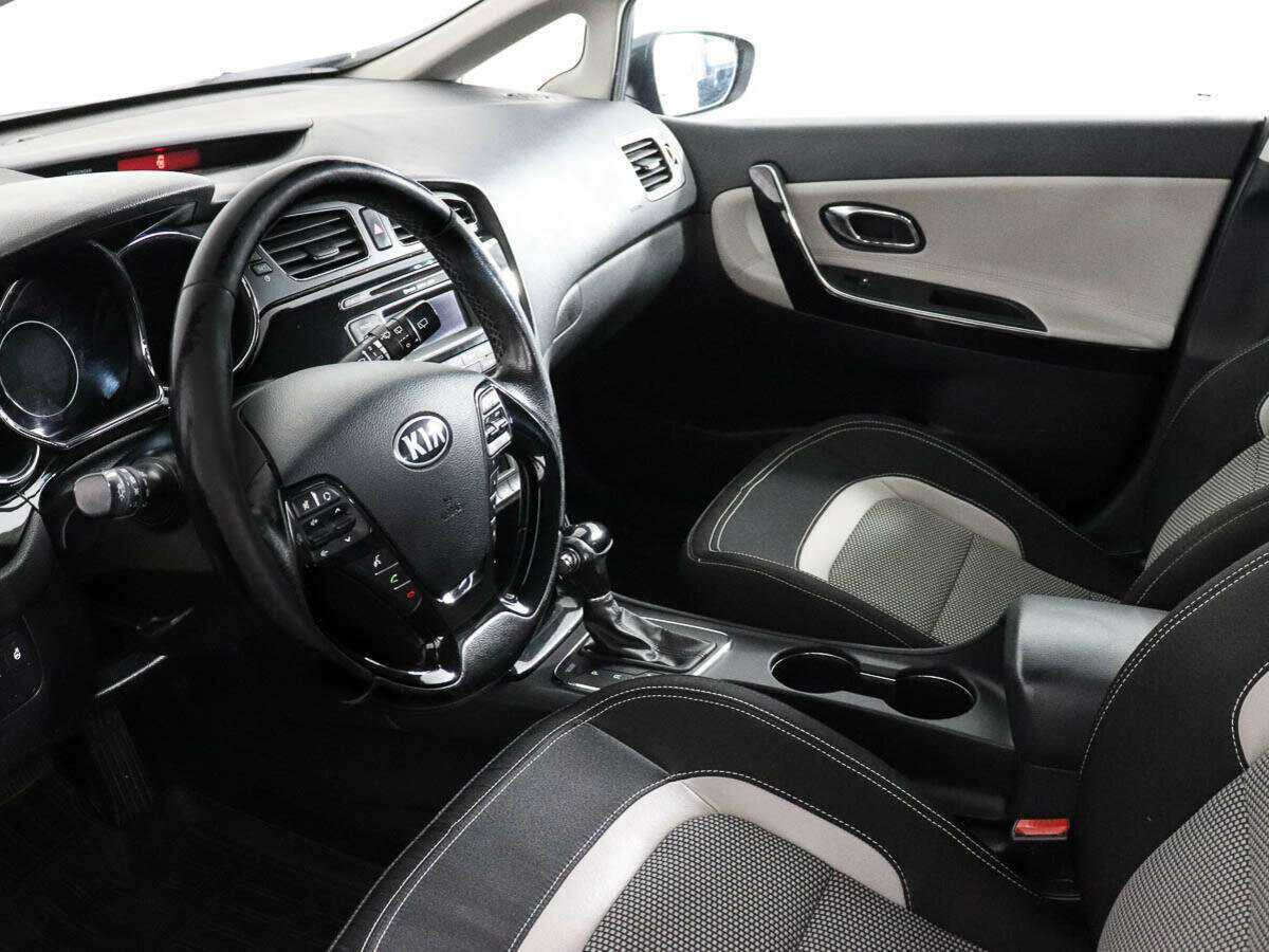 Купить Kia Ceed с пробегом. Фото: #7