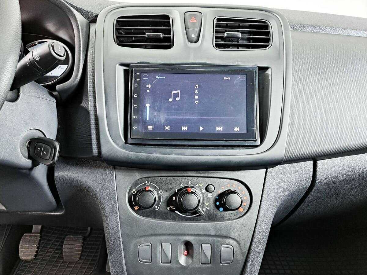 Купить Renault Sandero с пробегом. Фото: #10