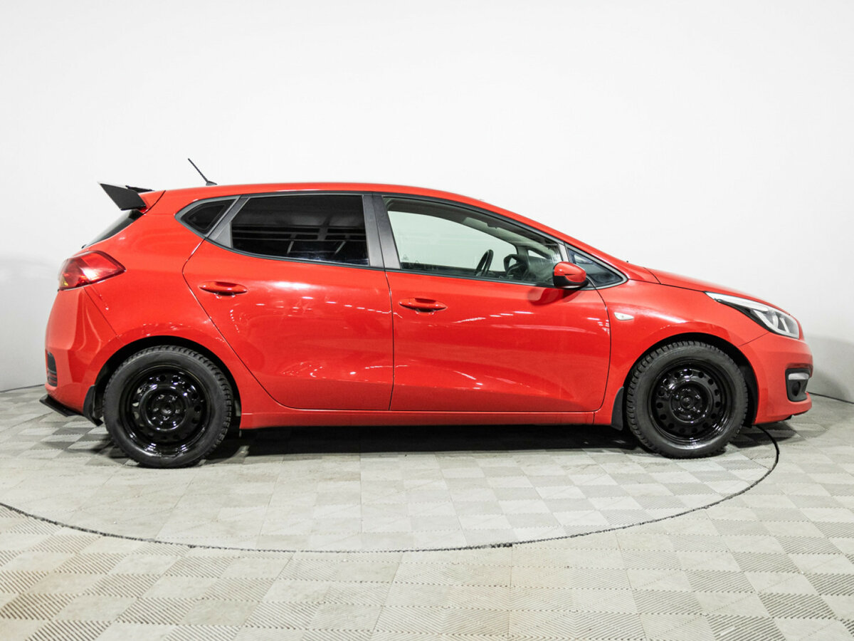 Купить Kia Ceed с пробегом. Фото: #3