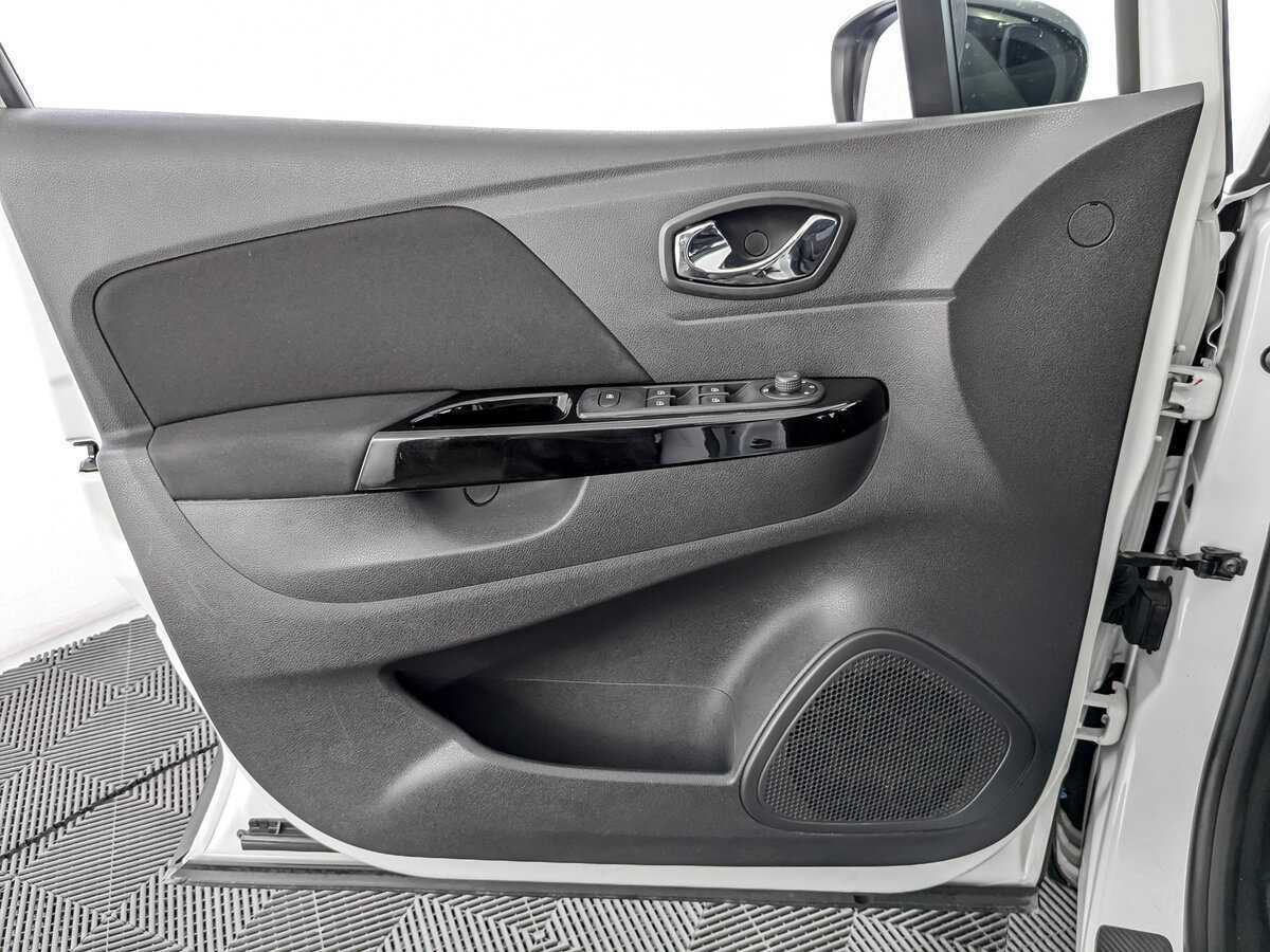 Купить Renault Kaptur с пробегом. Фото: #18