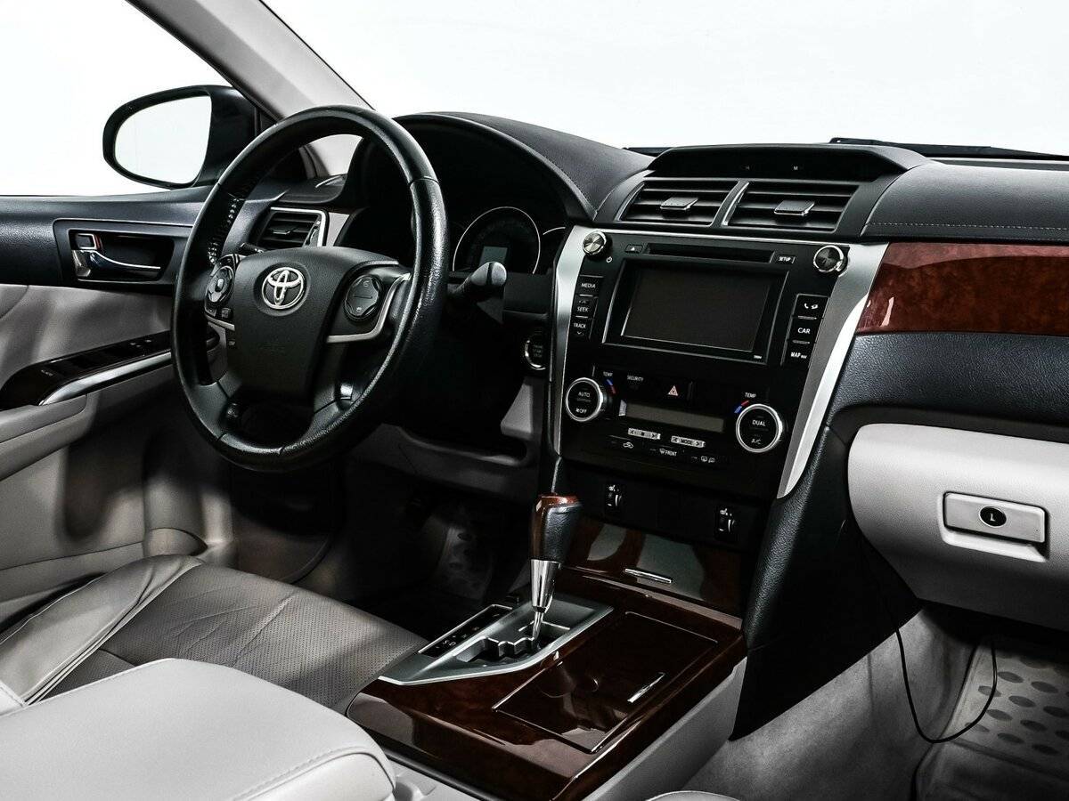 Купить Toyota Camry с пробегом. Фото: #8