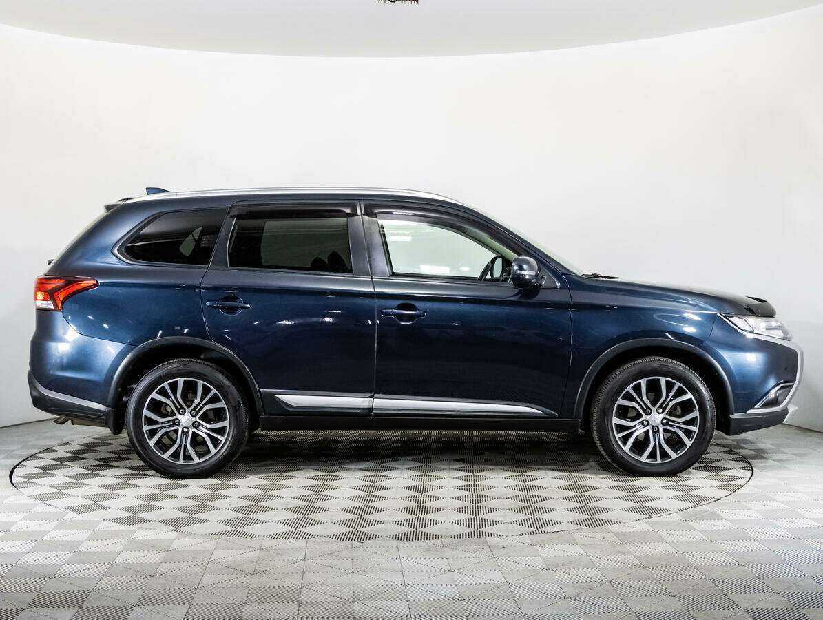 Купить Mitsubishi Outlander с пробегом. Фото: #3