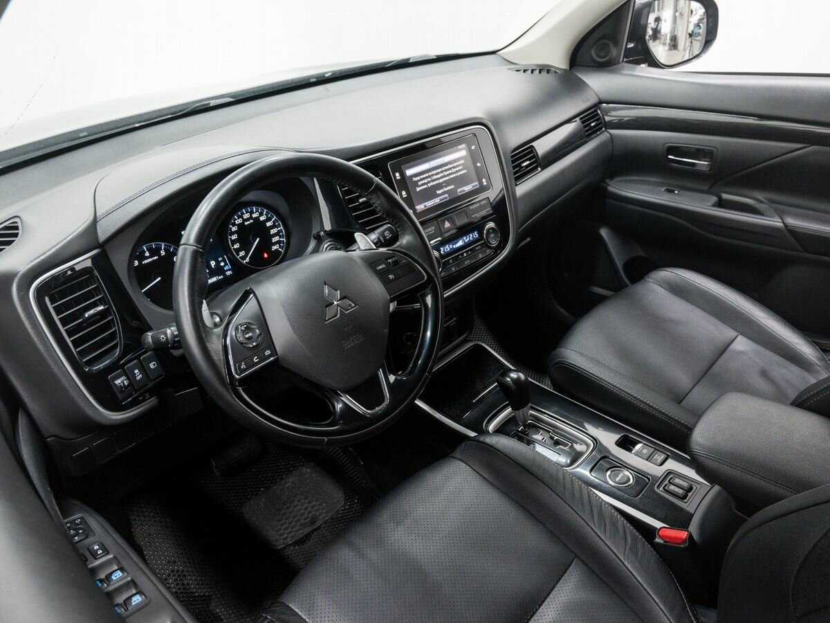 Купить Mitsubishi Outlander с пробегом. Фото: #12