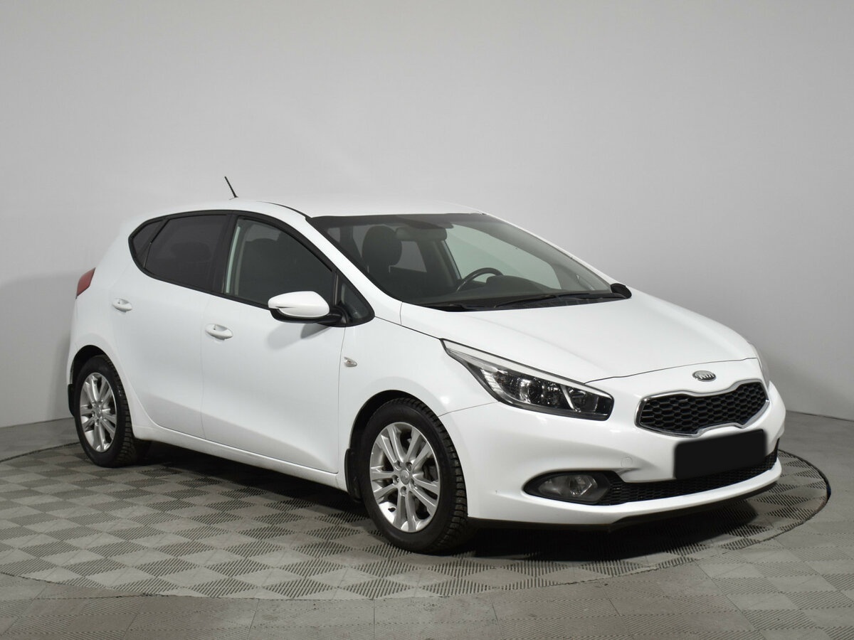 Купить Kia Ceed с пробегом. Фото: #2