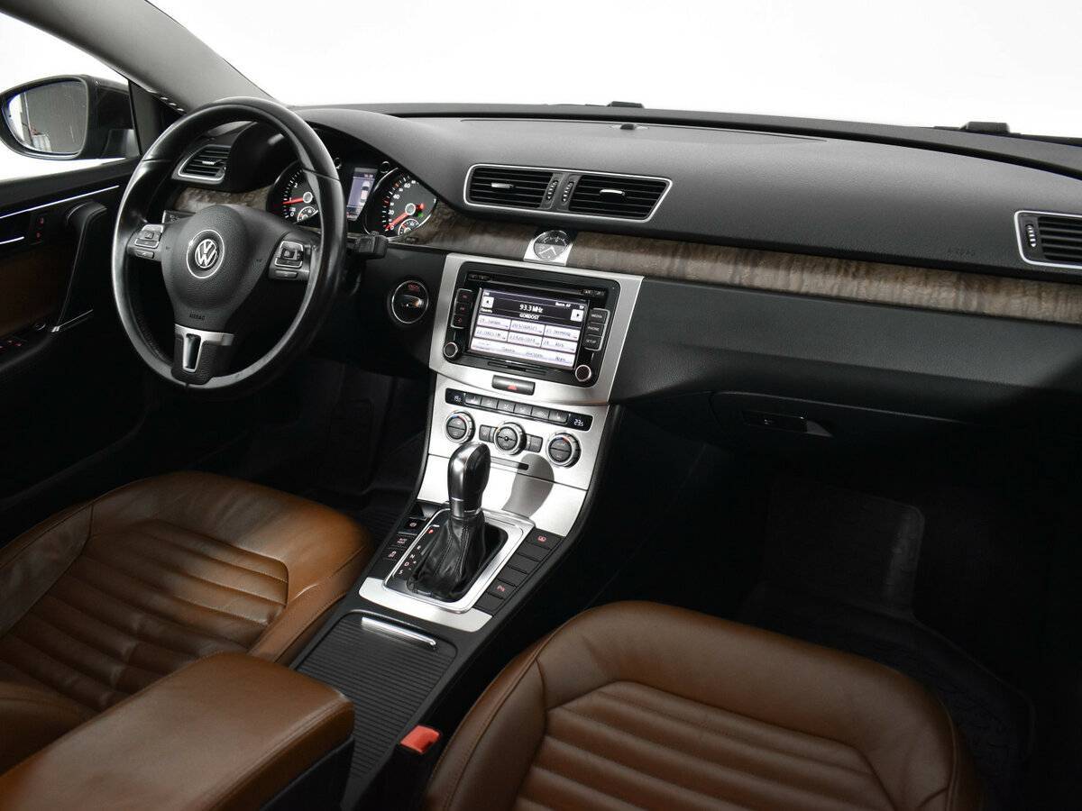 Купить Volkswagen Passat с пробегом. Фото: #8