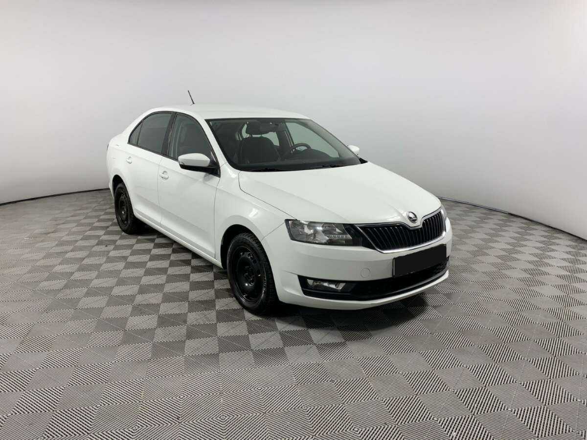 Купить Skoda Rapid с пробегом. Фото: #2