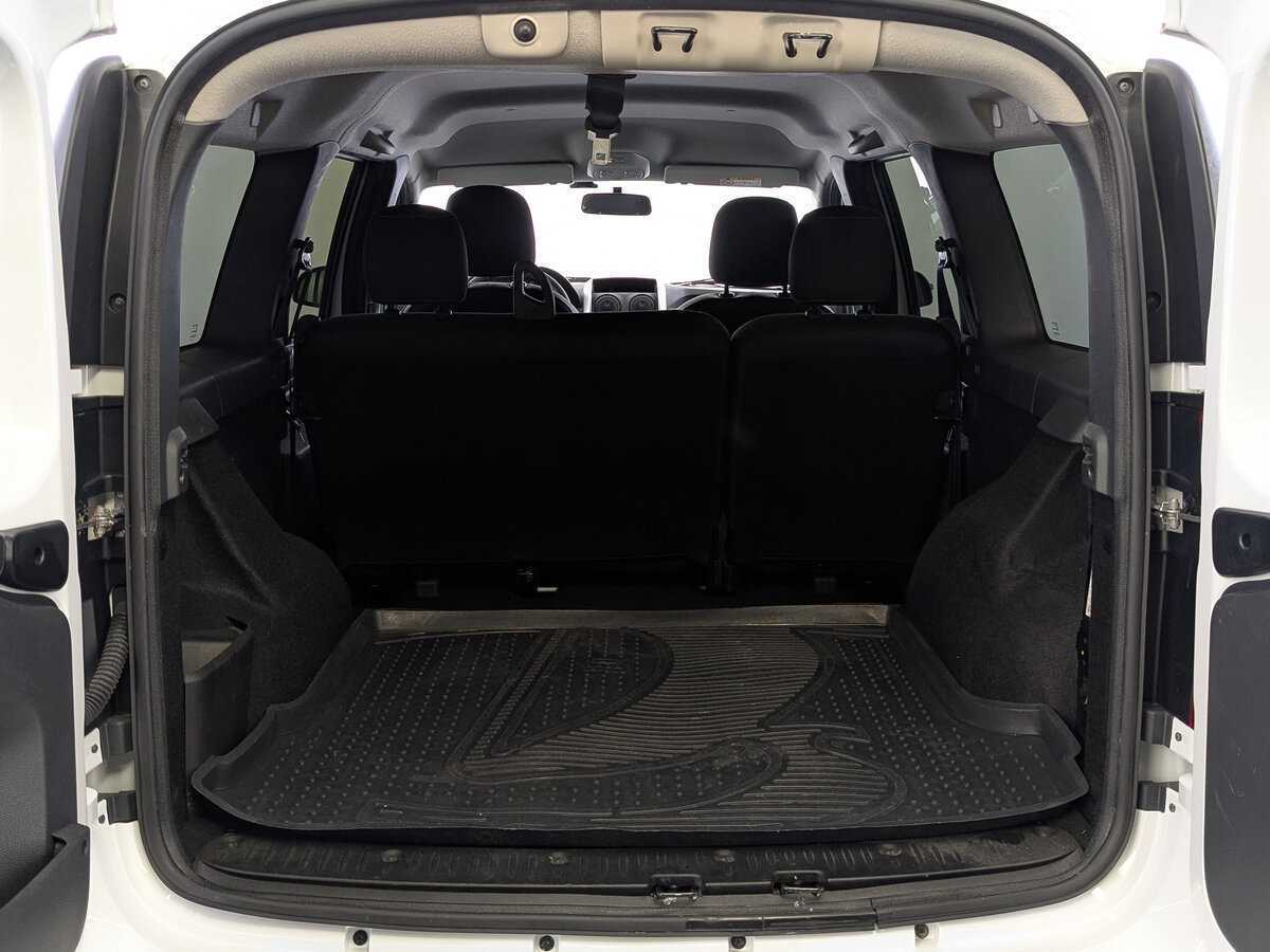 Купить Lada (ВАЗ) Largus с пробегом. Фото: #9