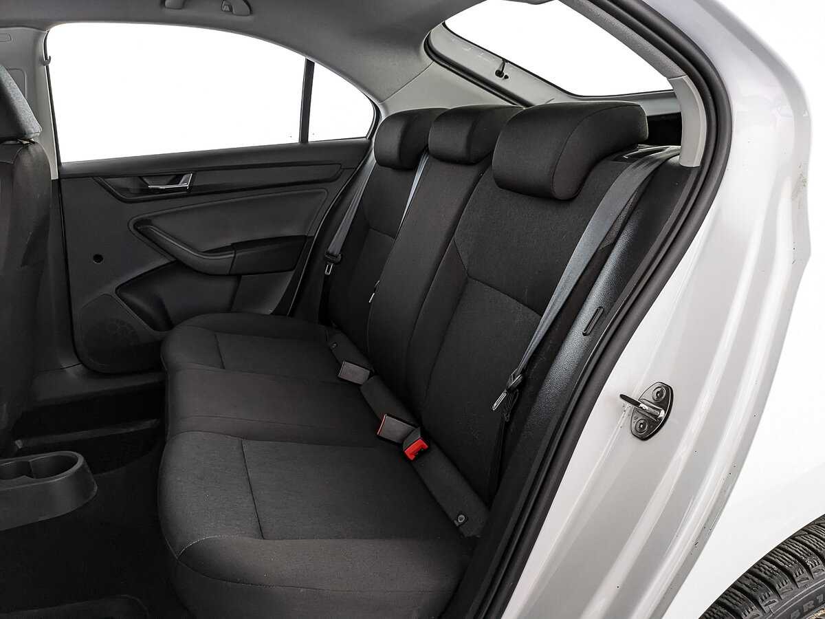 Купить Skoda Rapid с пробегом. Фото: #15