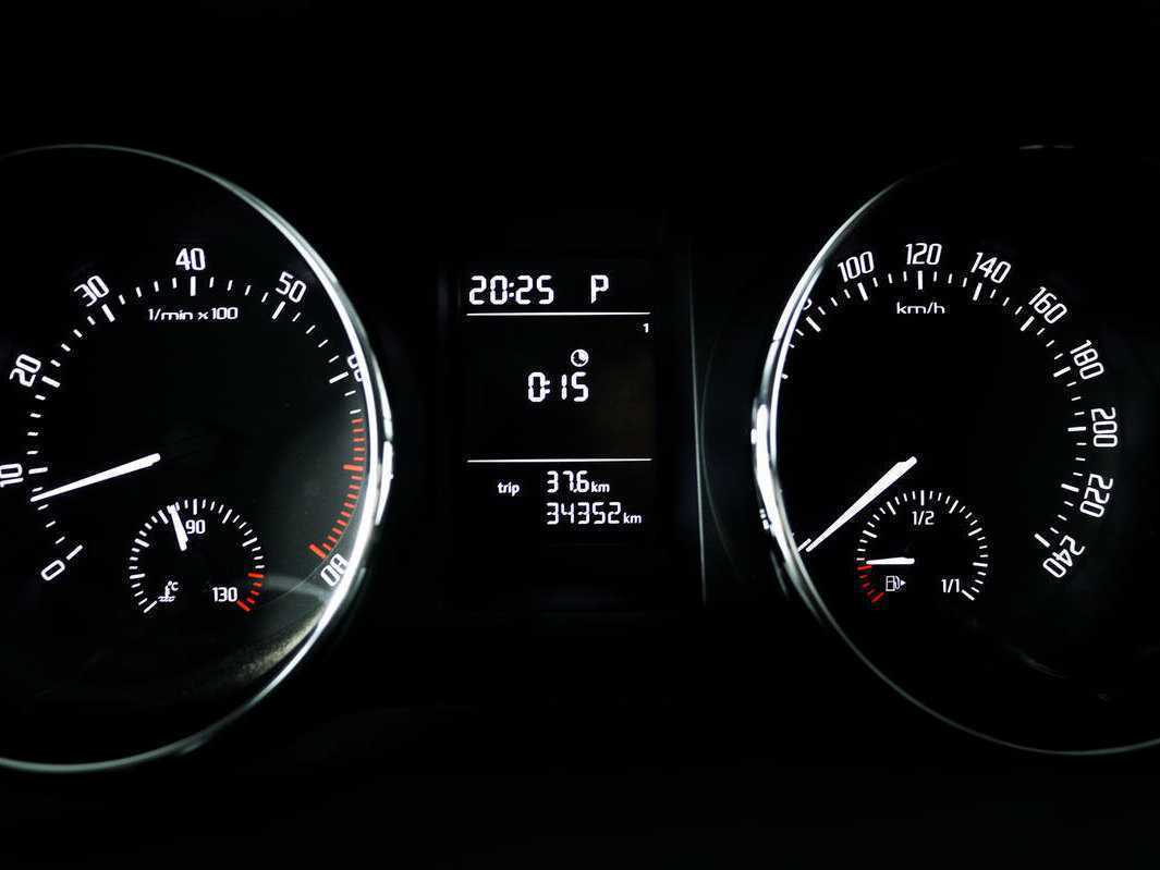 Купить Skoda Yeti с пробегом. Фото: #9