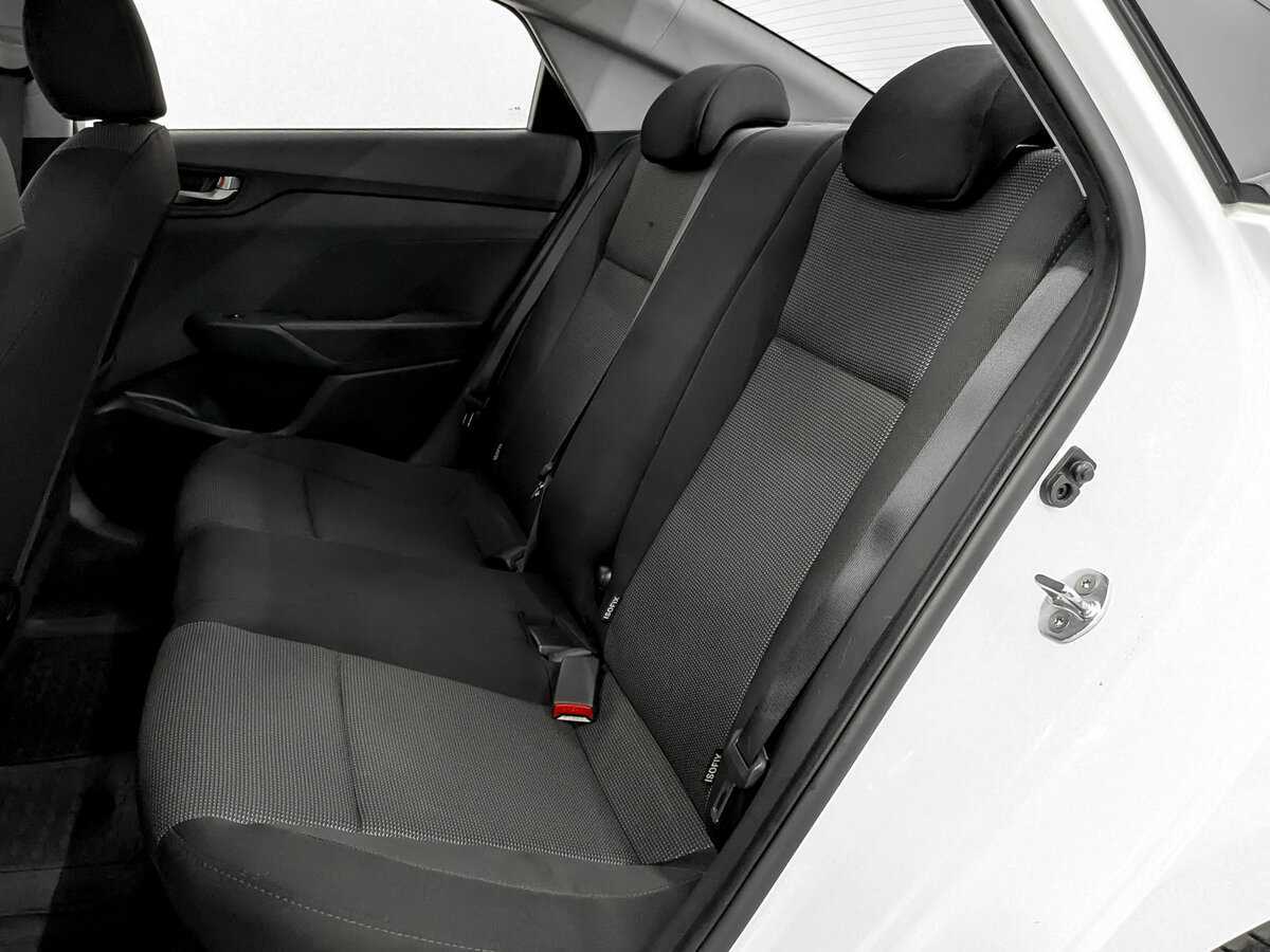 Купить Hyundai Solaris с пробегом. Фото: #11