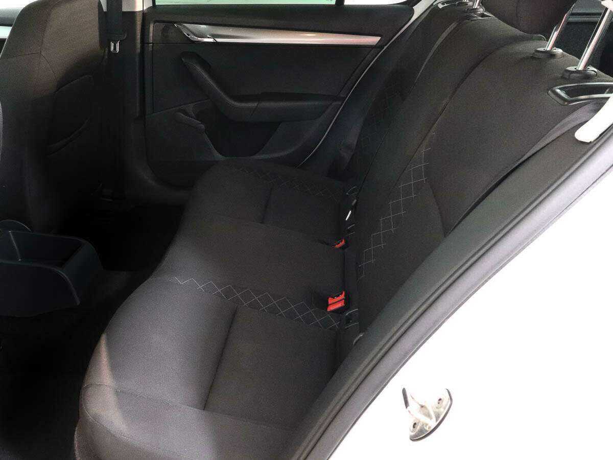 Купить Skoda Octavia с пробегом. Фото: #6