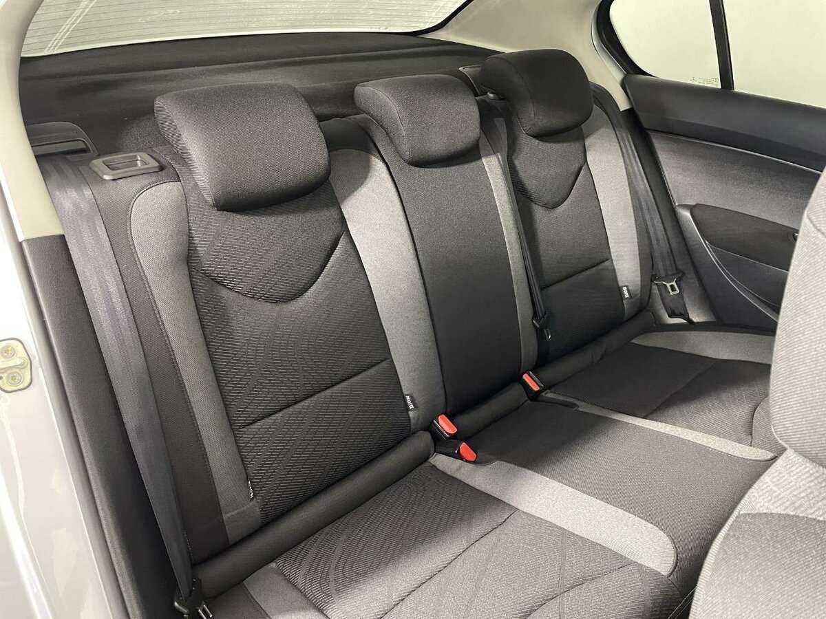 Купить Peugeot 408 с пробегом. Фото: #14