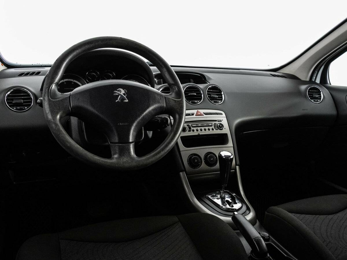 Купить Peugeot 308 с пробегом. Фото: #8