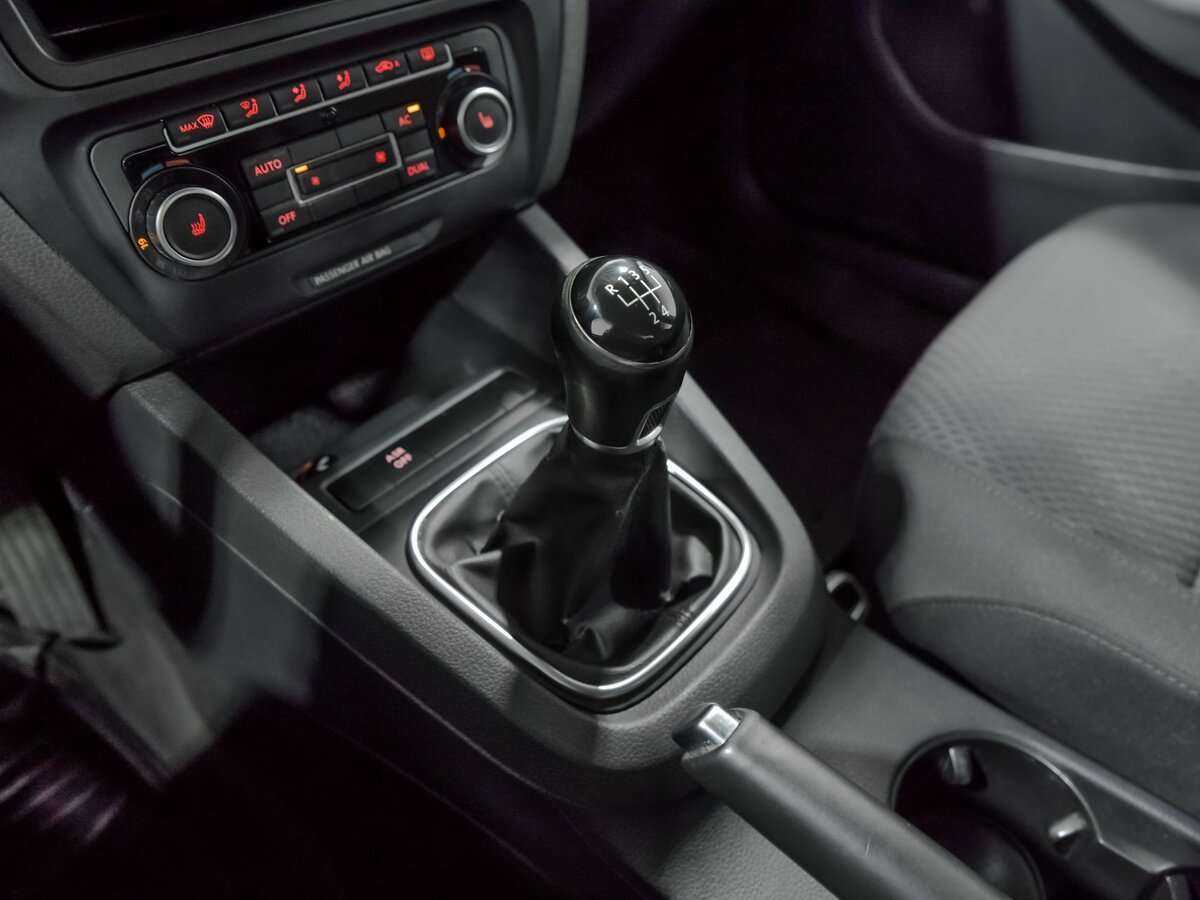 Купить Volkswagen Jetta с пробегом. Фото: #9