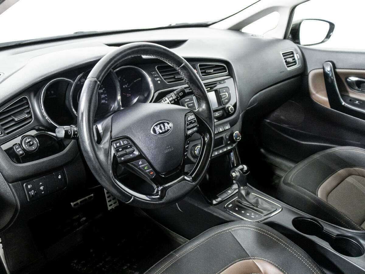 Купить Kia Ceed с пробегом. Фото: #10