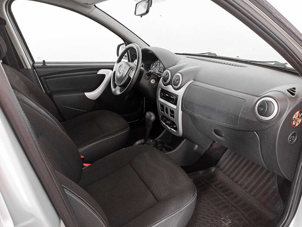 Купить Renault Sandero с пробегом. Фото: #8