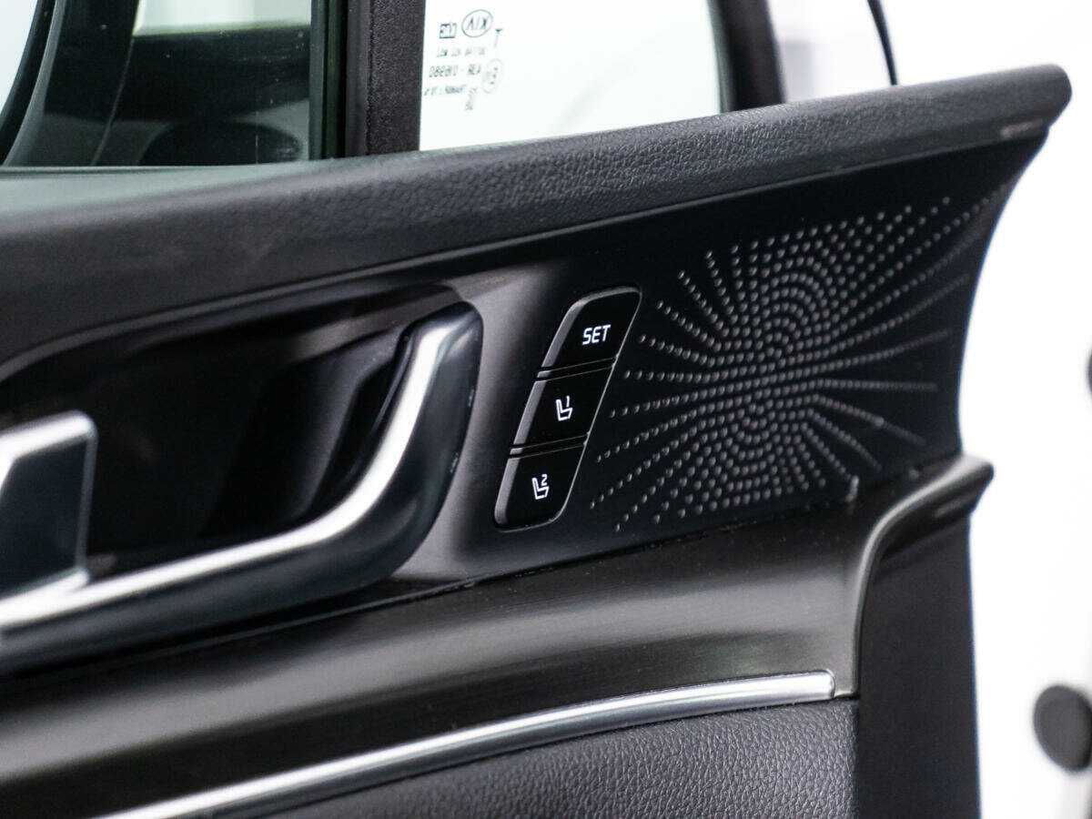 Купить Kia K5 с пробегом. Фото: #14