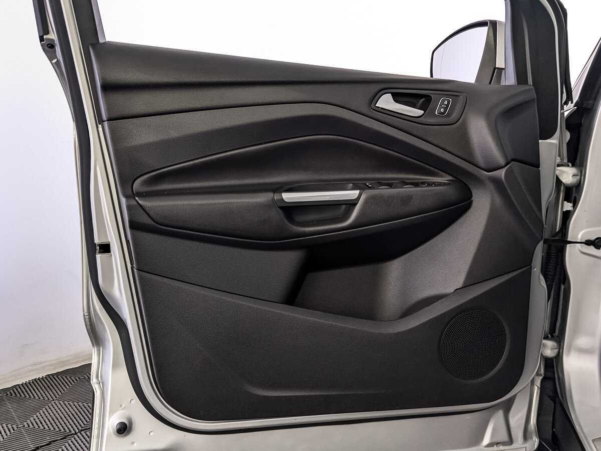 Купить Ford Kuga с пробегом. Фото: #16