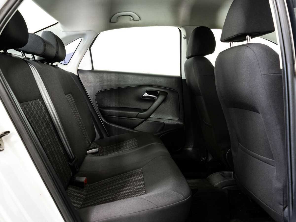 Купить Volkswagen Polo с пробегом. Фото: #10