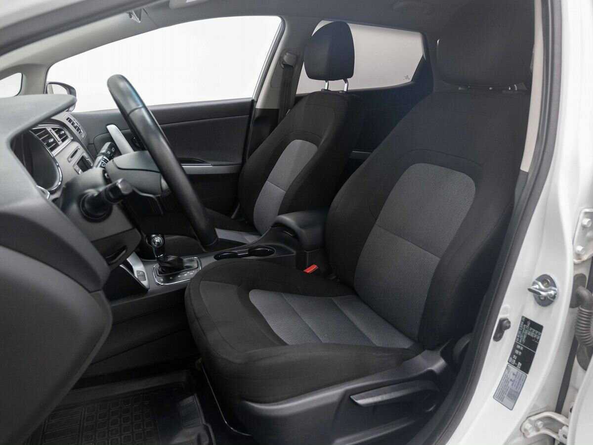 Купить Kia Ceed с пробегом. Фото: #9
