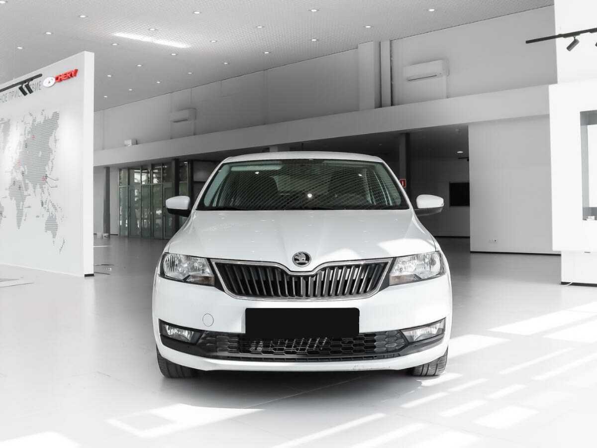Купить Skoda Rapid с пробегом. Фото: #1