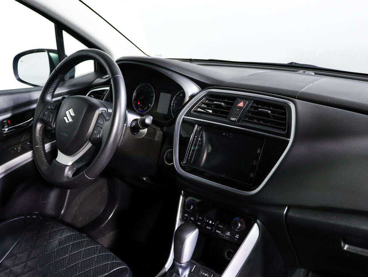 Купить Suzuki SX4 с пробегом. Фото: #8