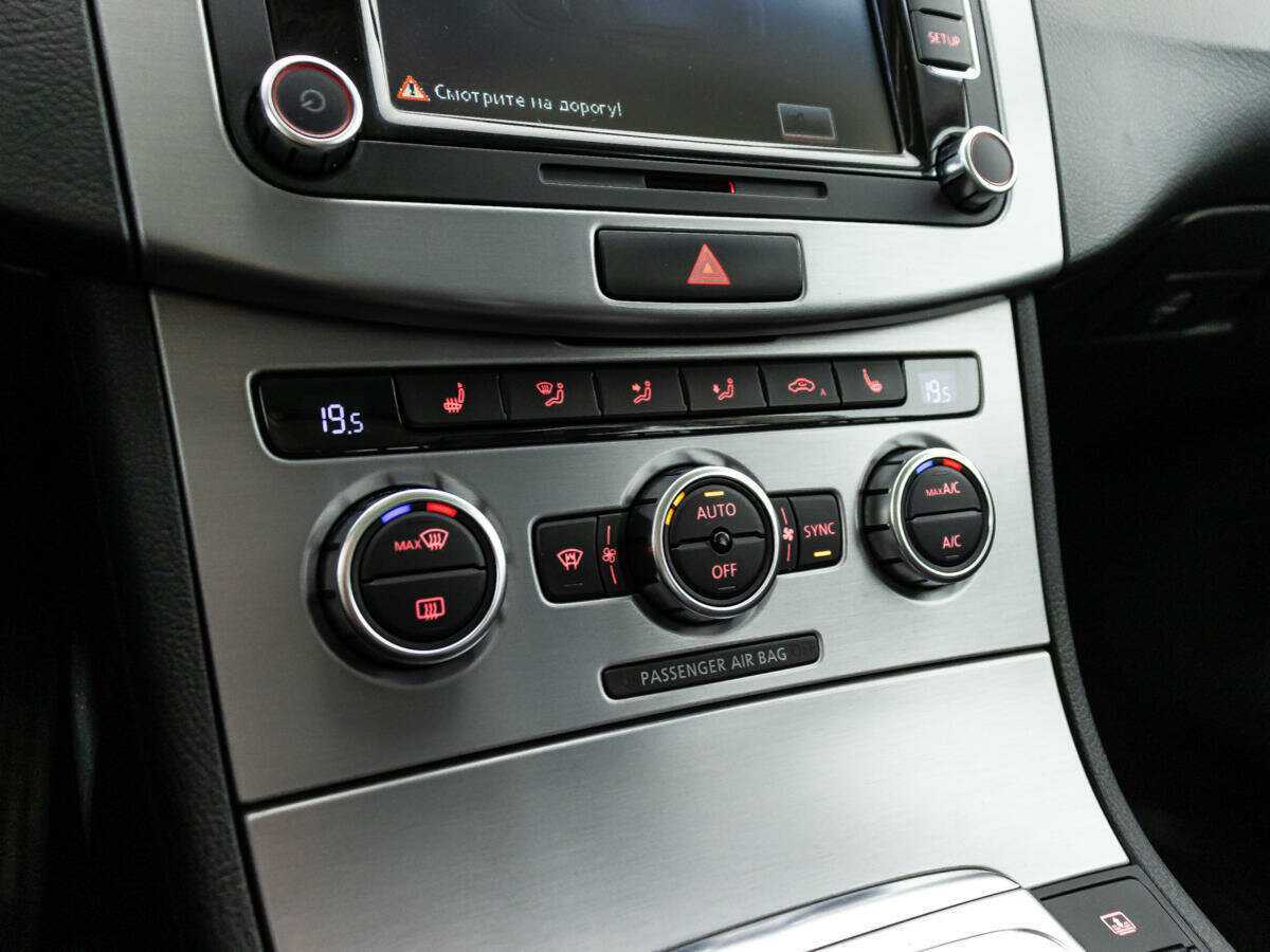 Купить Volkswagen Passat CC с пробегом. Фото: #15