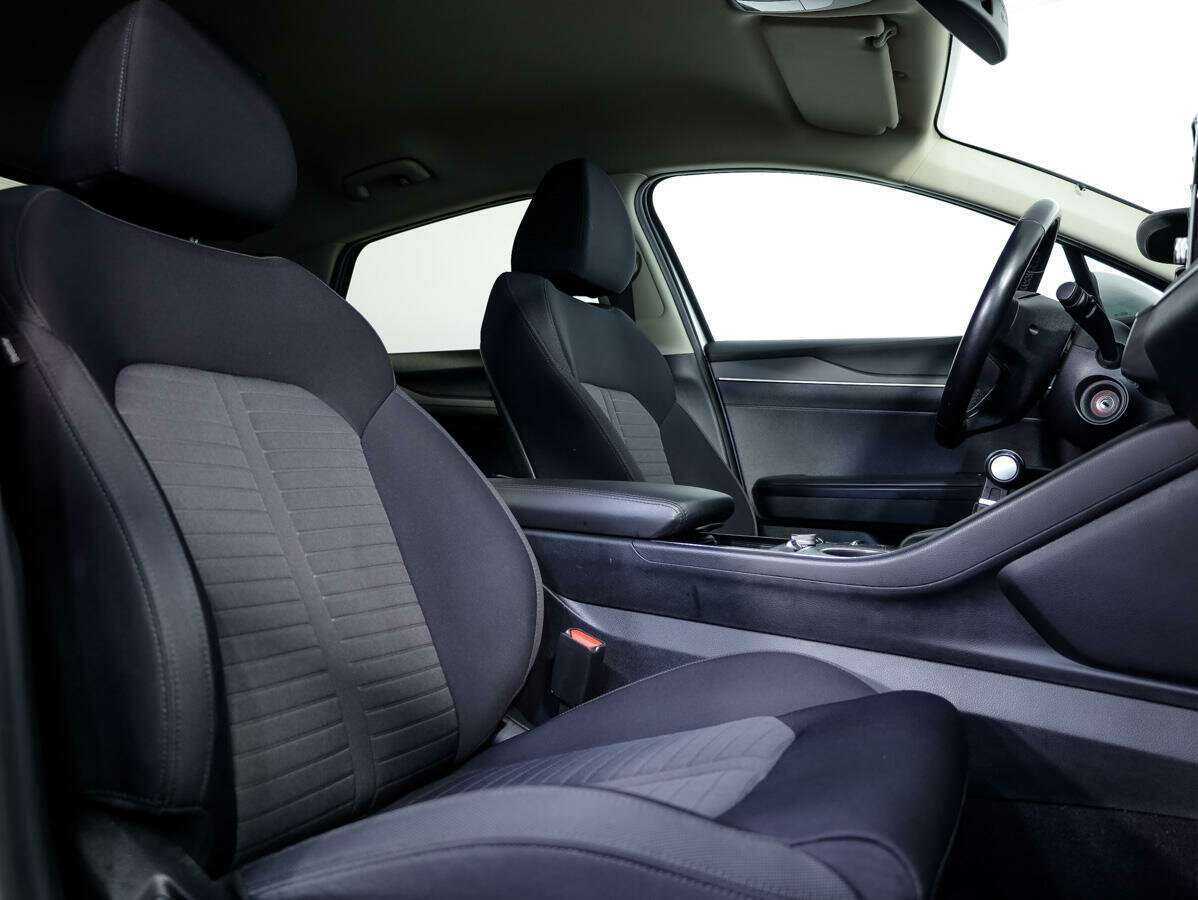 Купить Kia K5 с пробегом. Фото: #9