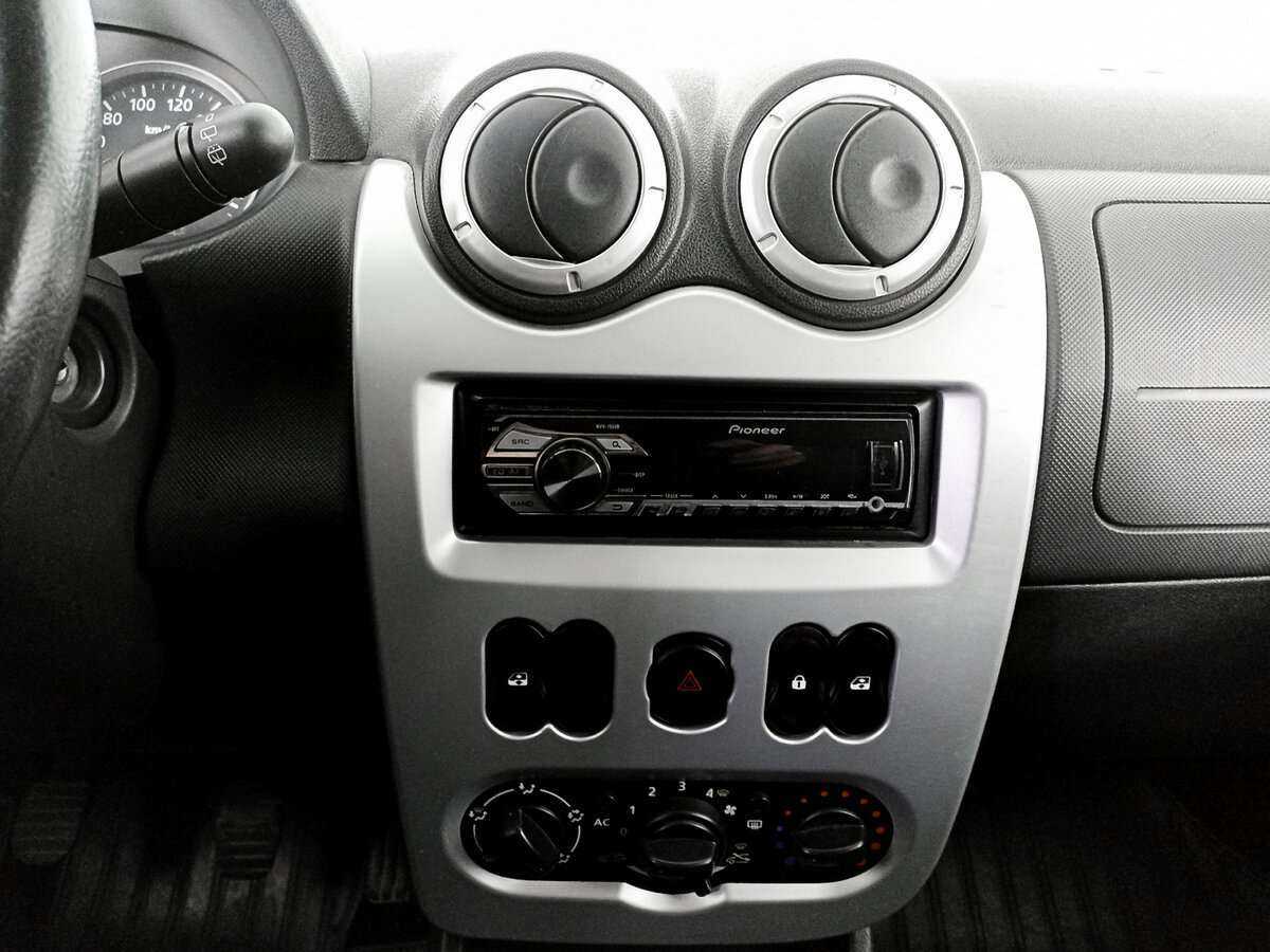 Купить Renault Sandero с пробегом. Фото: #10