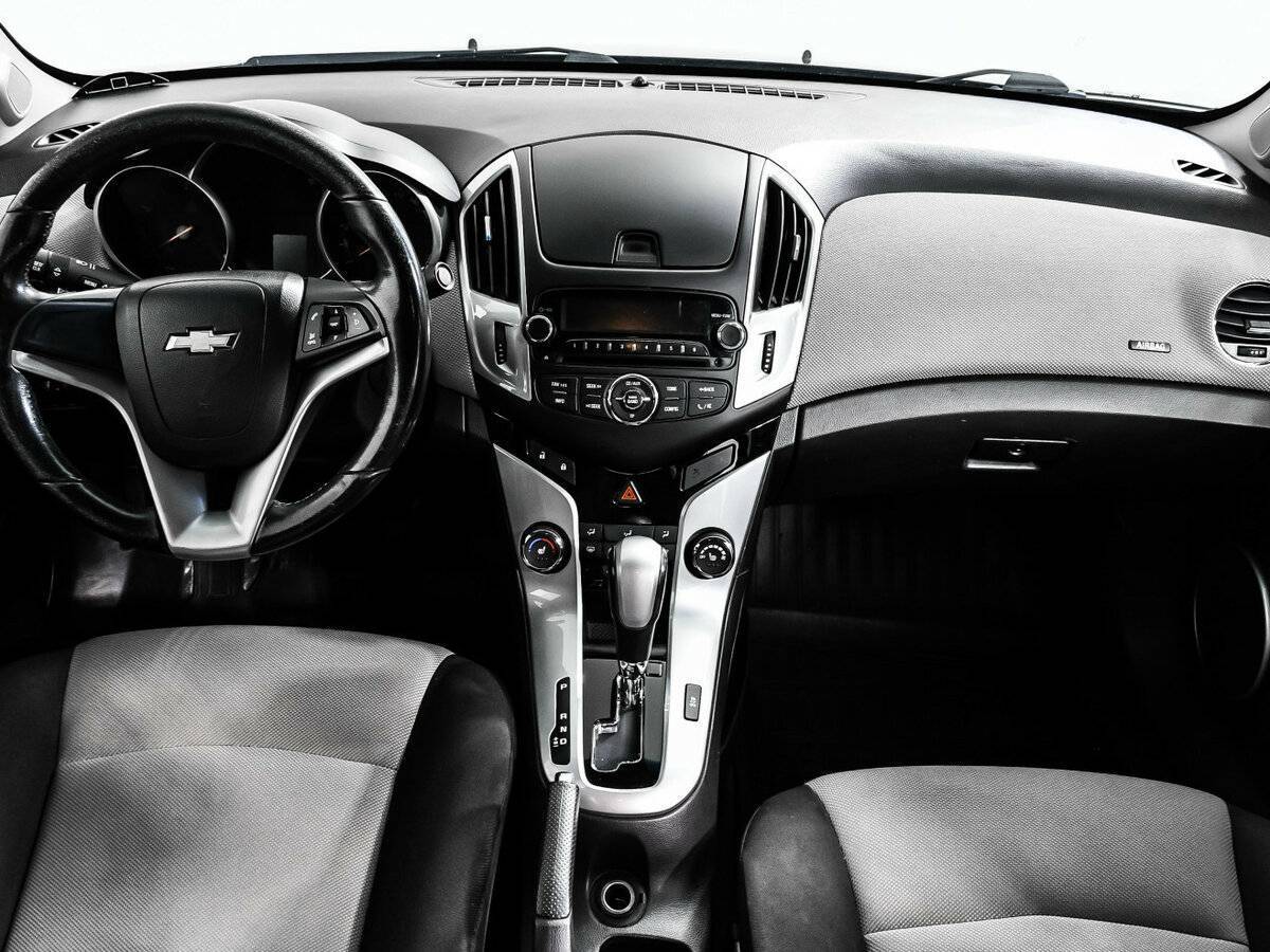 Купить Chevrolet Cruze с пробегом. Фото: #10