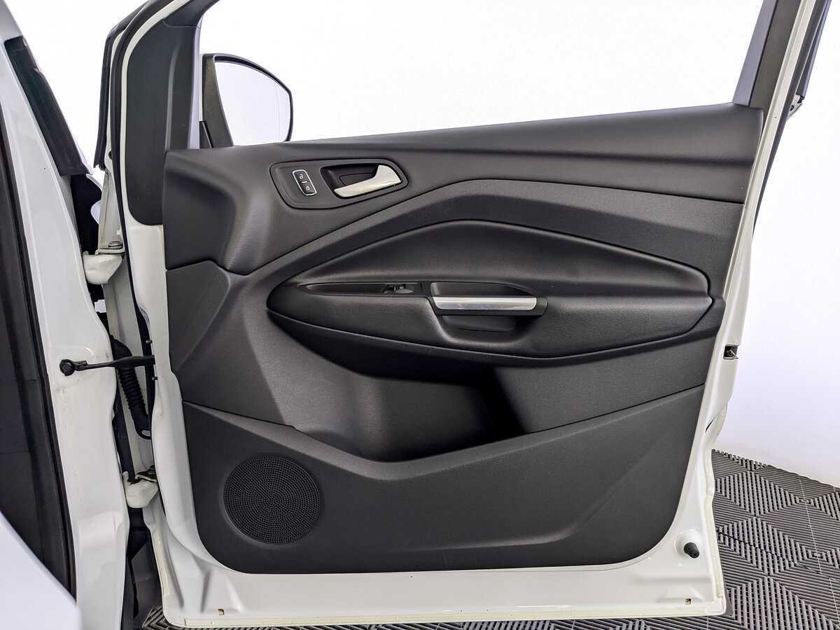 Купить Ford Kuga с пробегом. Фото: #18