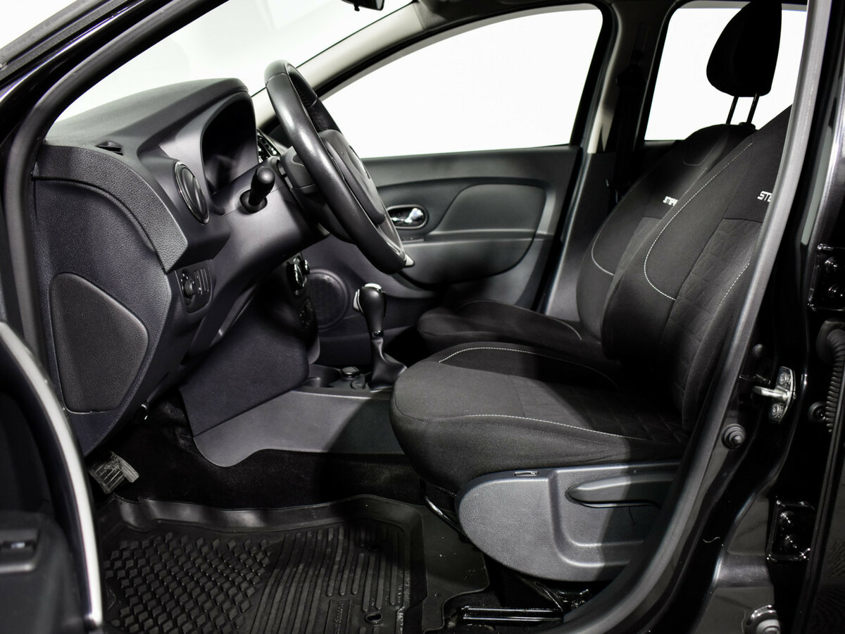 Купить Renault Sandero с пробегом. Фото: #9