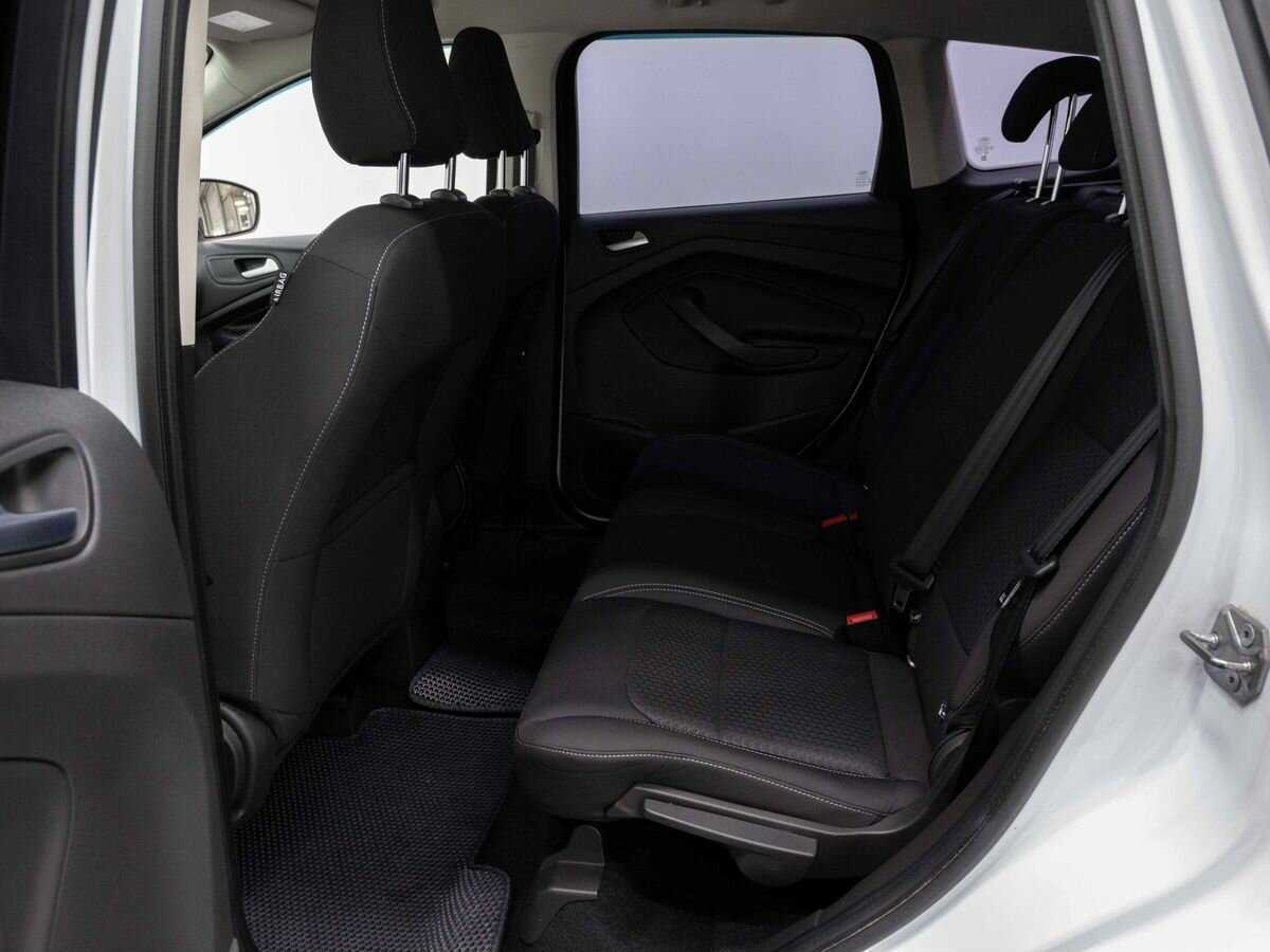 Купить Ford Kuga с пробегом. Фото: #10