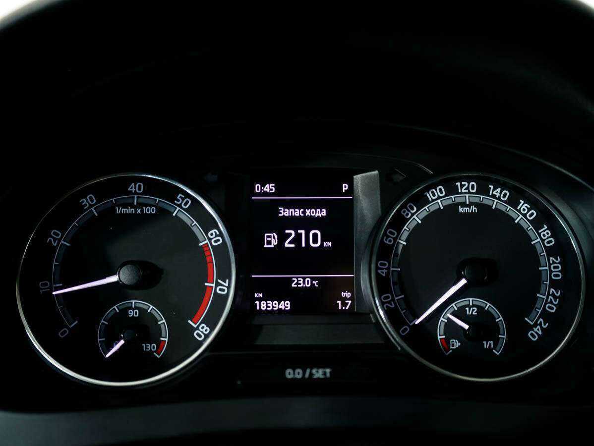 Купить Skoda Rapid с пробегом. Фото: #9