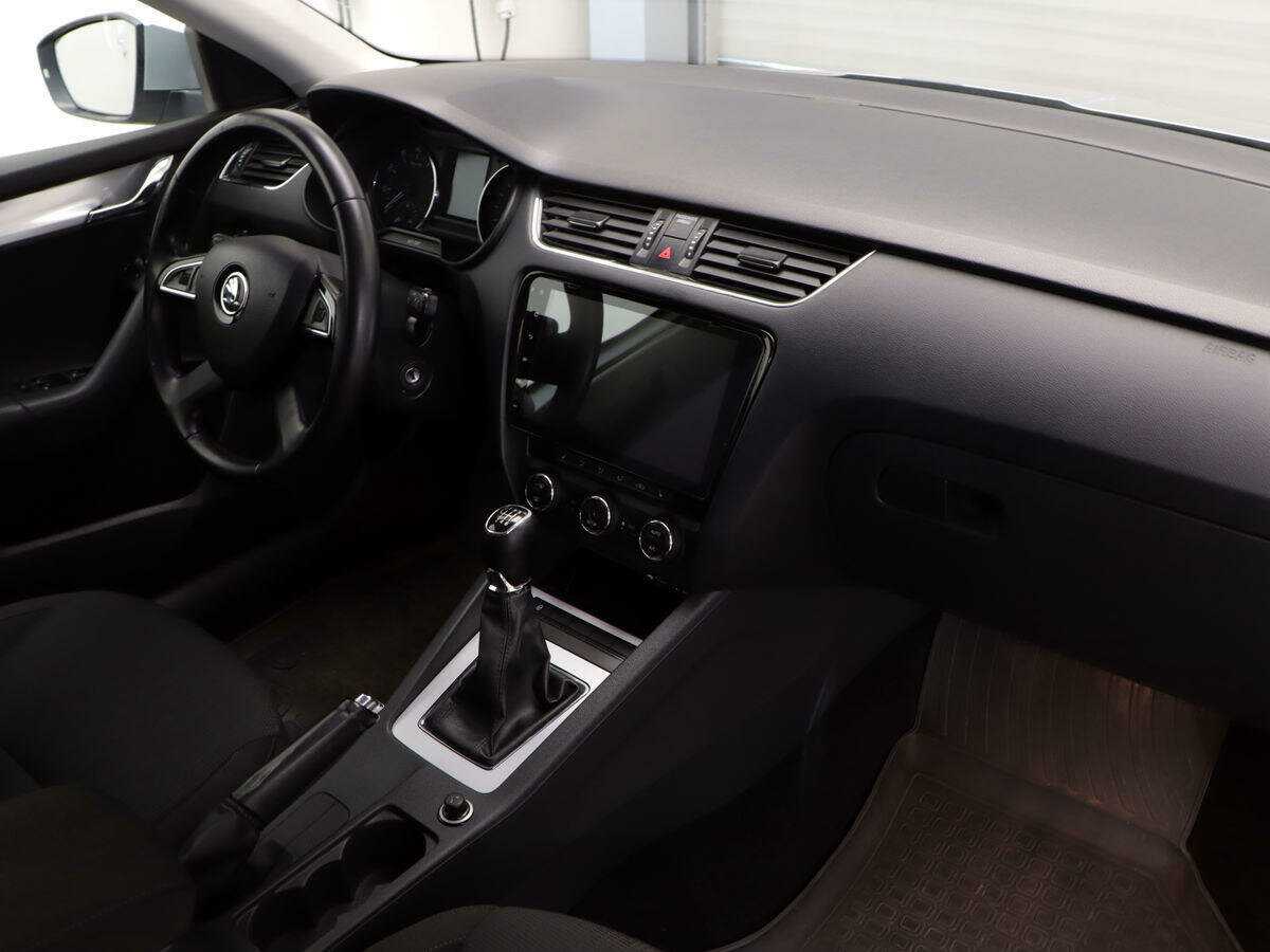 Купить Skoda Octavia с пробегом. Фото: #6