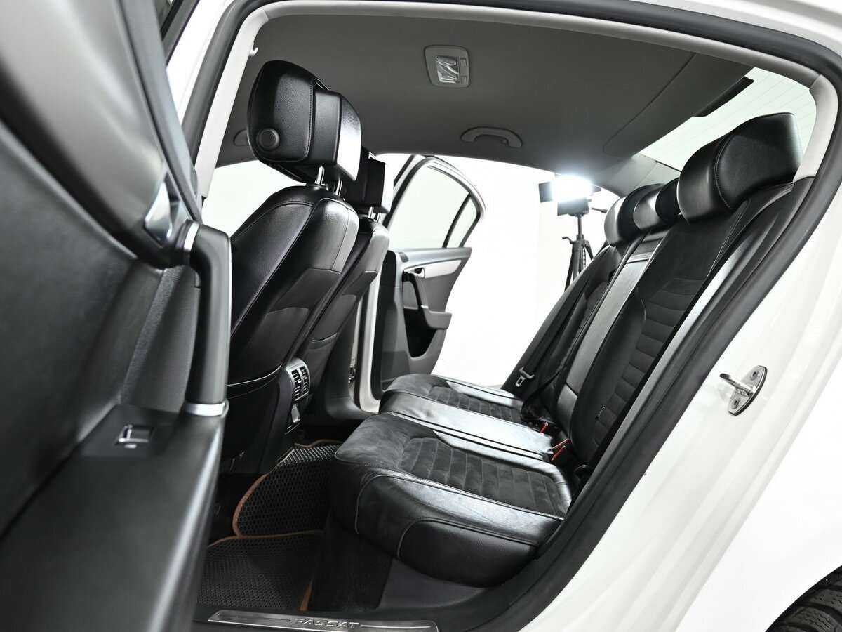 Купить Volkswagen Passat с пробегом. Фото: #11