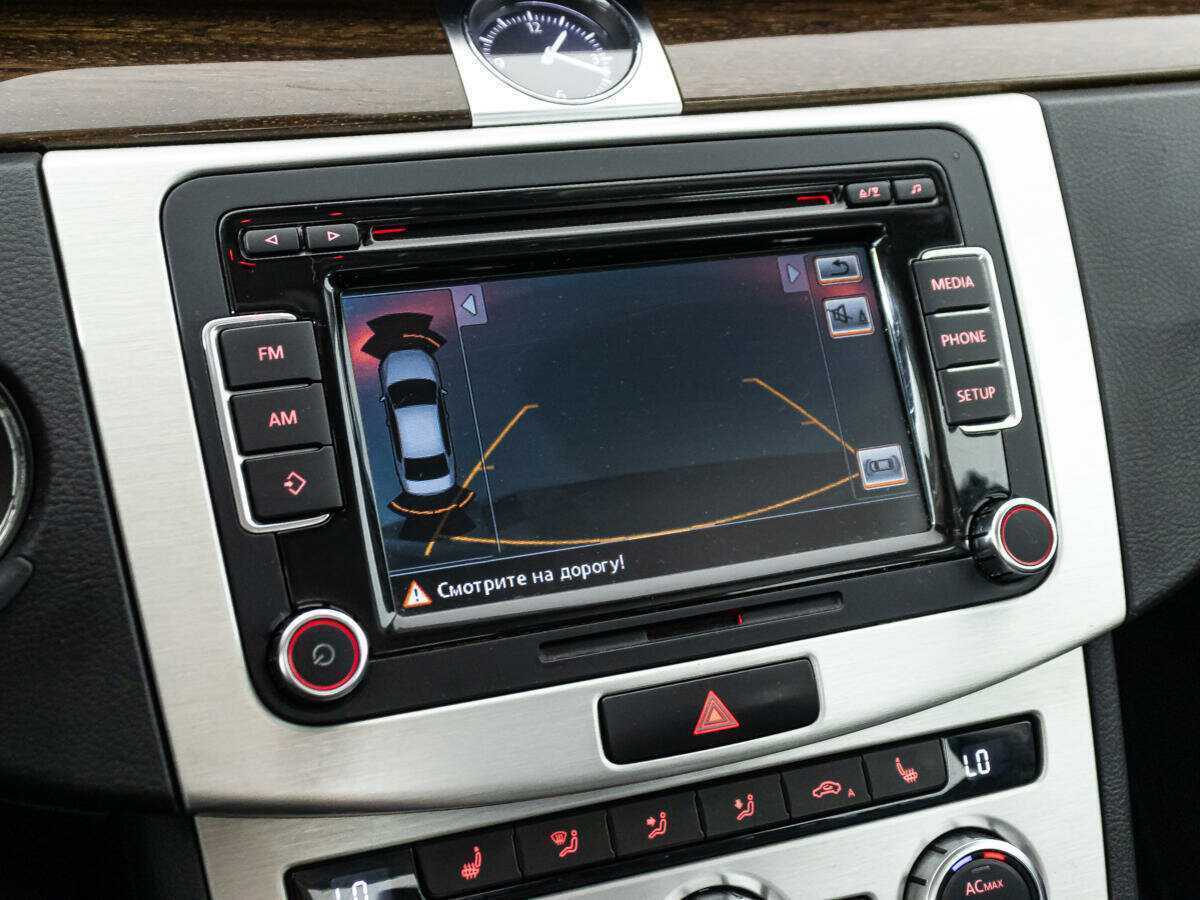 Купить Volkswagen Passat с пробегом. Фото: #14