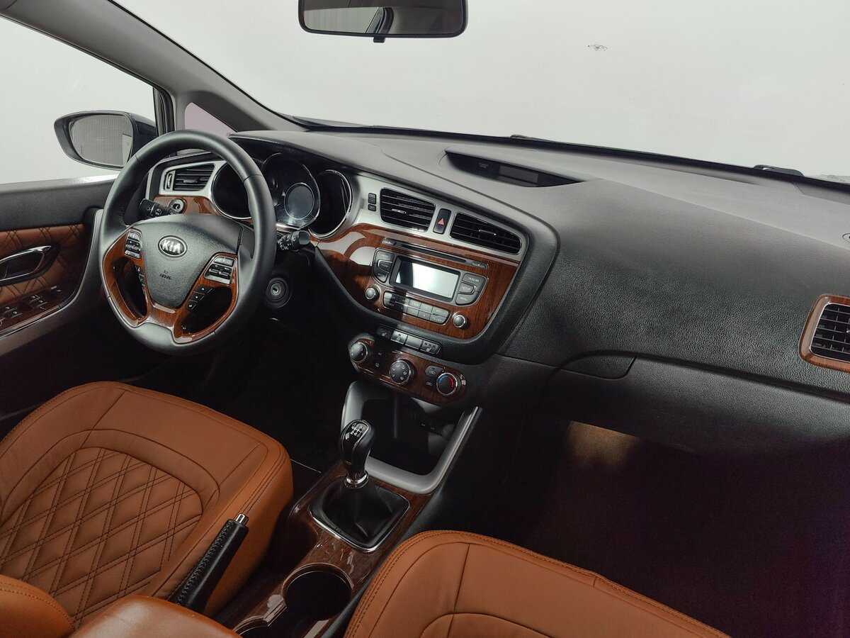 Купить Kia Ceed с пробегом. Фото: #9
