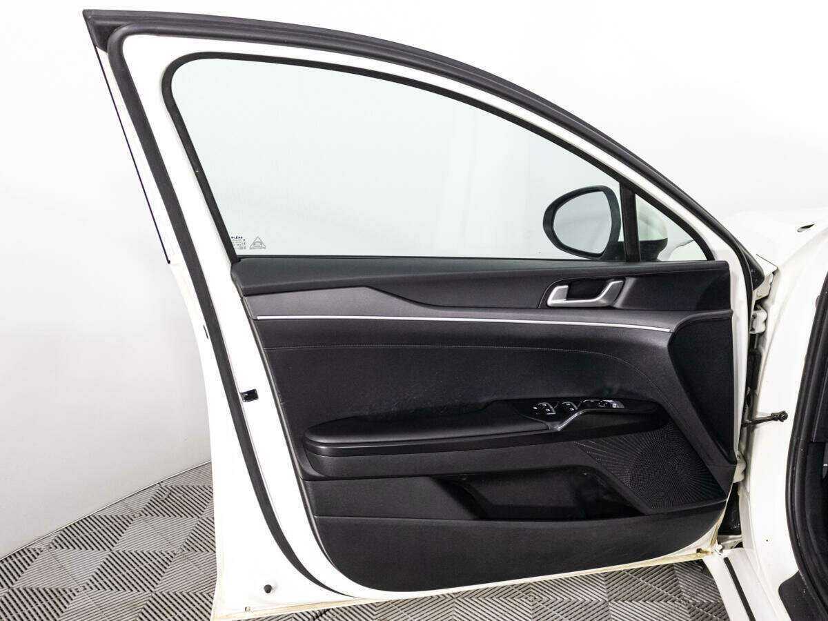 Купить Kia K5 с пробегом. Фото: #23