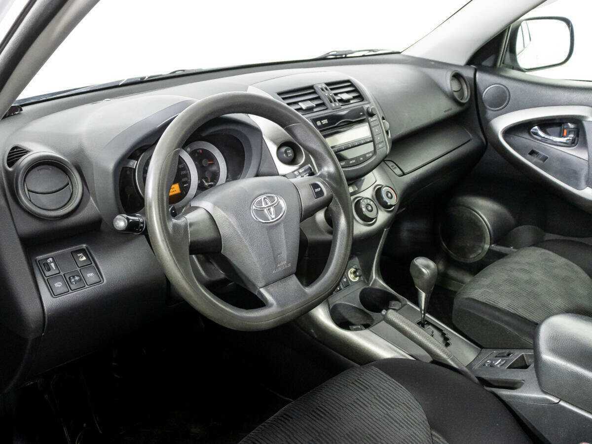 Купить Toyota RAV4 с пробегом. Фото: #9